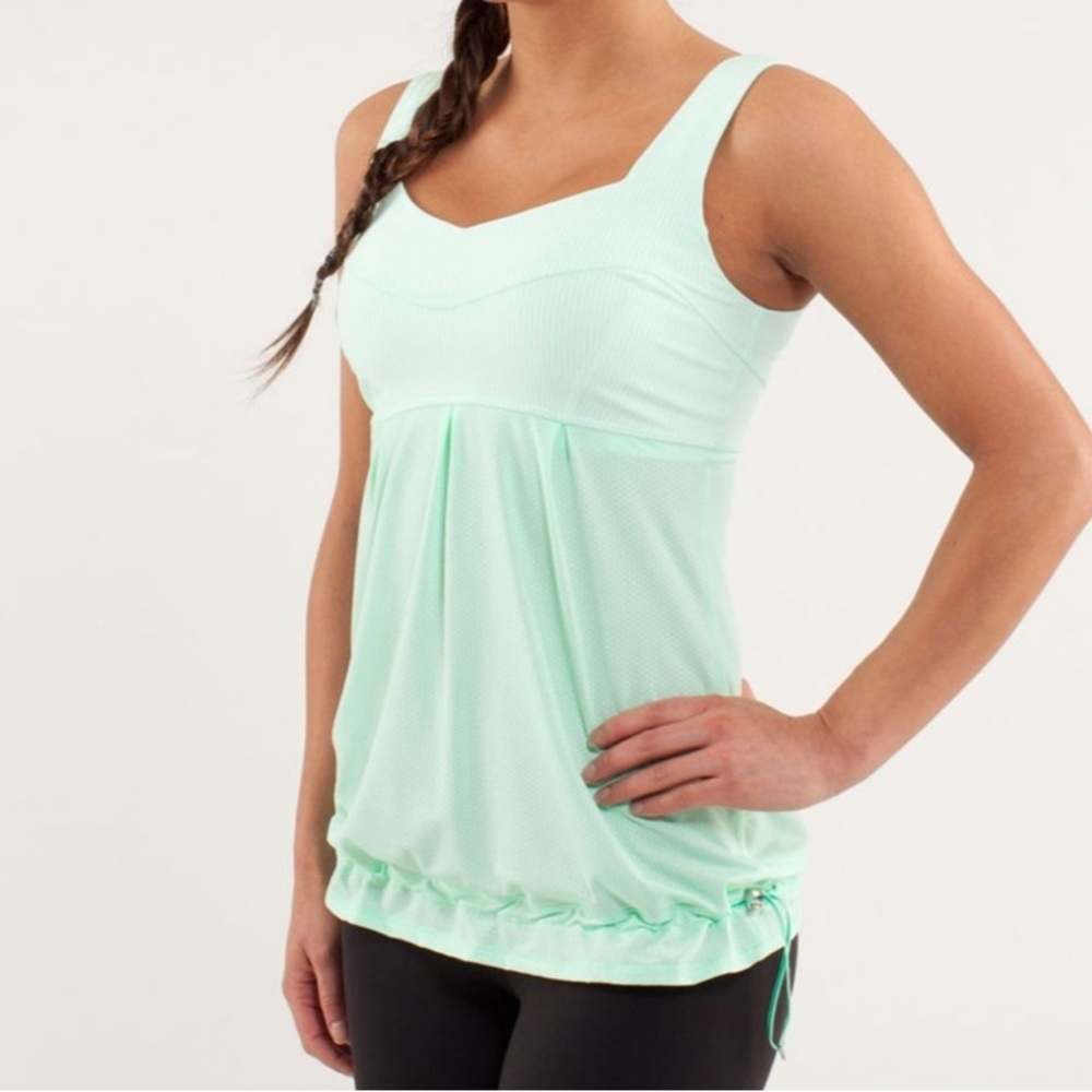 🍋 Lululemon Run Tame Me Tank